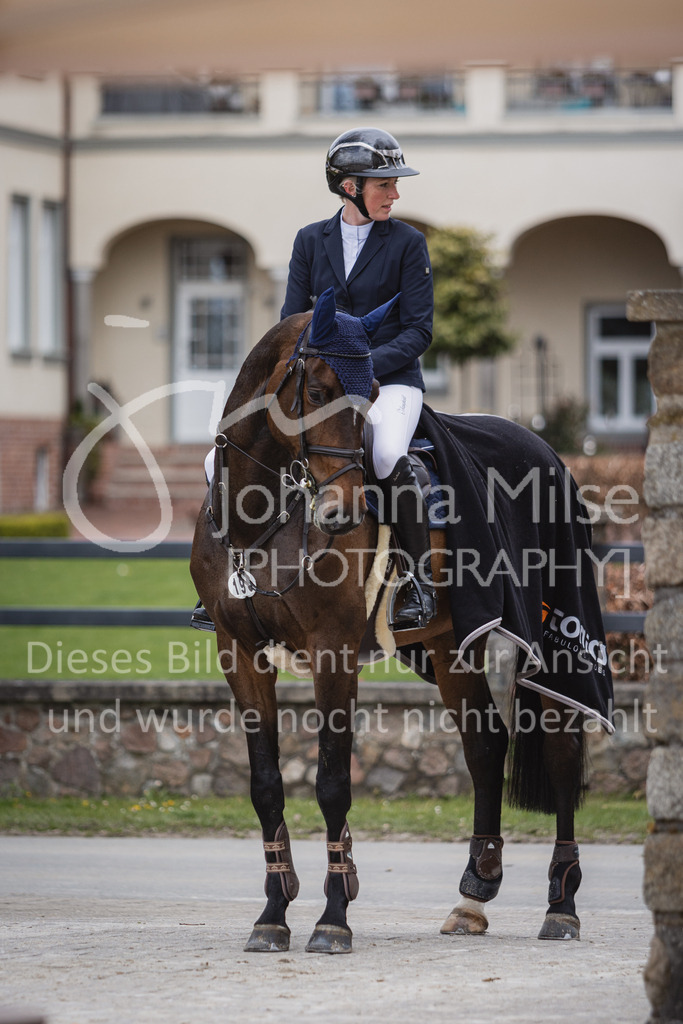 230426_HofSosath_2Ph-L-Spr-856 | Deine schönsten Turniermomente als professionelle Fotos! Entdecke hochwertige Pferdesport-Fotografie im Online-Shop. Jetzt Fotos finden & bestellen!