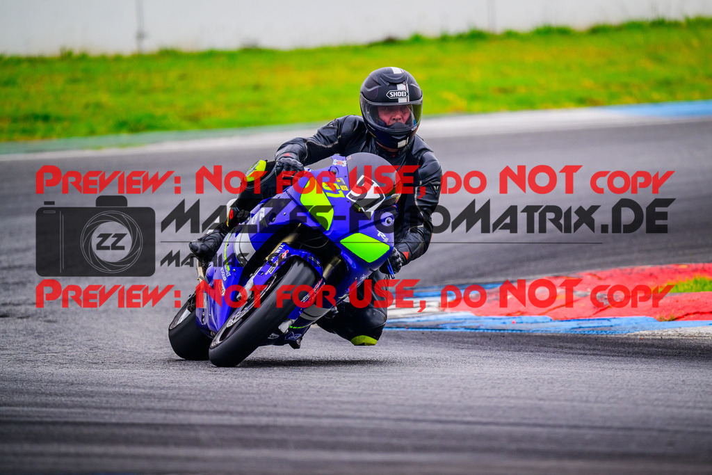 MaZZes_FotoMatrix_240614_6007705_4057 | GELB