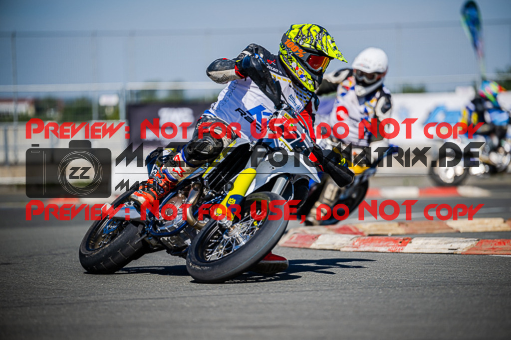 MaZZes_FotoMatrix_220903_0599 | UE40