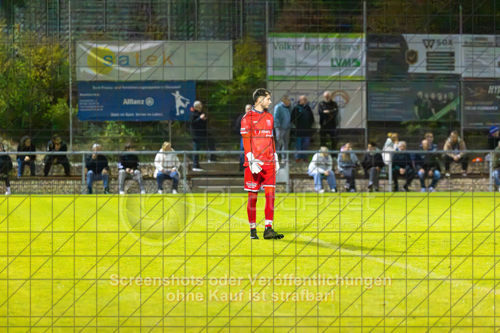 20261015_194346_0005_(c)_by_PhotoPeet | #,TSG Salach (türkis) vs. VfB Neuffen (blau), Fußball, Bezirksliga - Bezirk Neckar/Fils, 08. Spieltag, Saison 2026/2027, Rasensportplatz, Staufenecker Straße, 73084 Salach, 15.10.2026 - 19:30 Uhr,Foto: PhotoPeet / Sport- &amp; Eventfotografie / Peter Harich