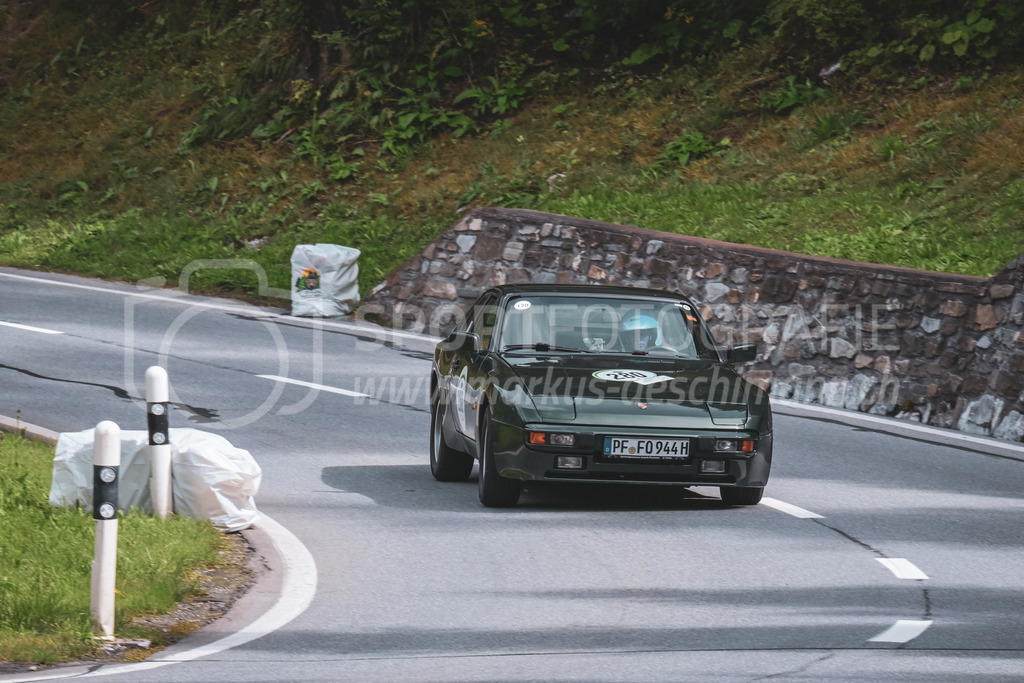 21. Arosa ClassicCar 2025 - 7. =September= 2025 | Lara Sue Oberle aus Apples (SUI) in einem Porsche 944 aus dem Jahre 1982 mit Startnummer 280 am Arosa ClassicCar 2025 in der Kategorie Classic Trophy..@arosaclassiccar, @arosa.official, #arosaclassiccar, #arosa, #76curves, #classiccarBild: Sportfotografie Markus Aeschimann | www.markus-aeschimann.ch - Realisiert mit Pictrs.com