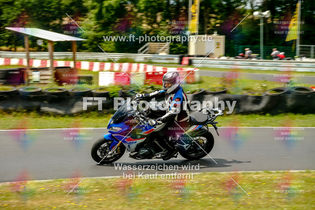 VBK-4974 | Hier findet Ihr Bilder von Touristenfahrten auf der Nürburgring Nordschleife oder von anderen Veranstaltungen die ich besucht habe. Viel Spass beim Durch Schauen 