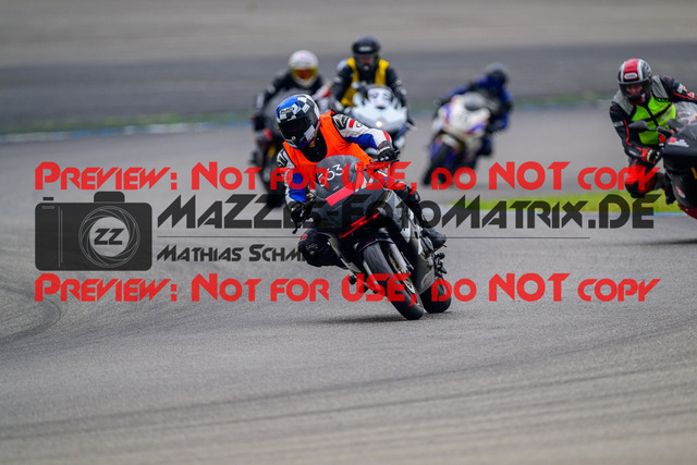 MaZZes_FotoMatrix_240521_6007705_3897 | GELB