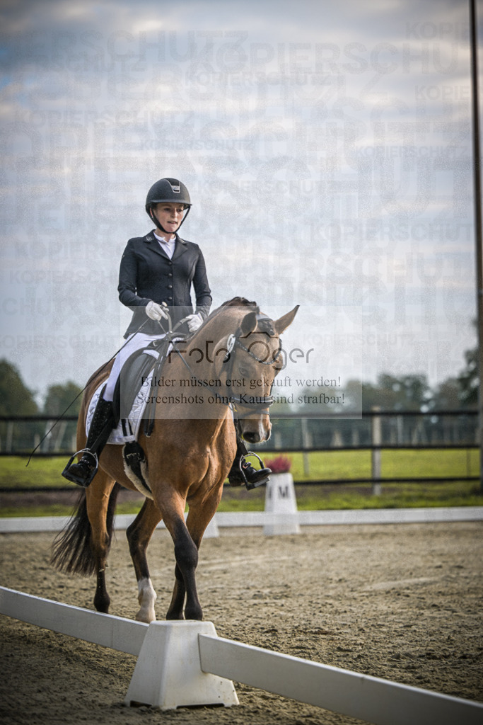 DOS_4421 | Entdecke hochwertige Reitturnierfotos von Foto Oger. Professionell, emotional und authentisch – jetzt Lieblingsmomente im Shop bestellen.Deutschlandweite Turnierfotografie. - Realisiert mit Pictrs.com