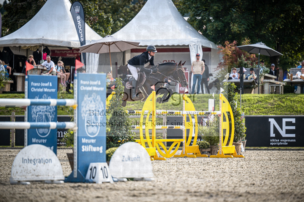DOS_2360 | Entdecke hochwertige Reitturnierfotos von Foto Oger. Professionell, emotional und authentisch – jetzt Lieblingsmomente im Shop bestellen.Deutschlandweite Turnierfotografie. - Realisiert mit Pictrs.com