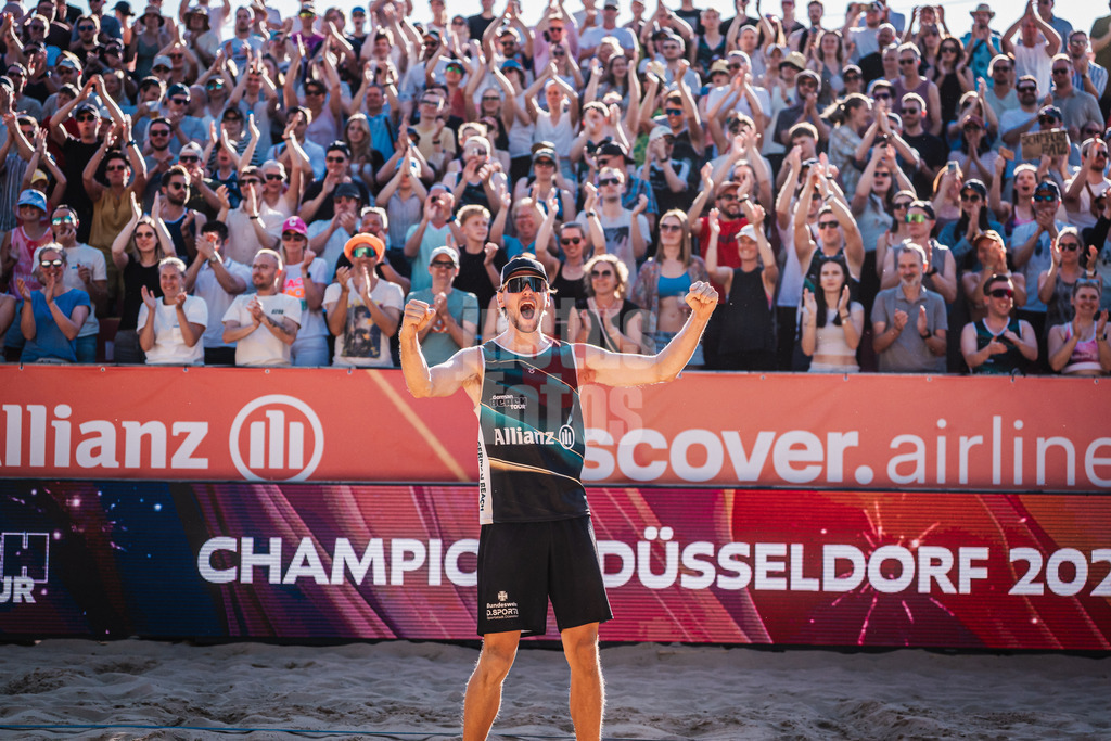 Beachvolleyball | Männer | Allianz German Beach Tour 2025 | Tourstop Düsseldorf | 11.05.2025 | Paul Henning jubelt nach dem Turniersieg
