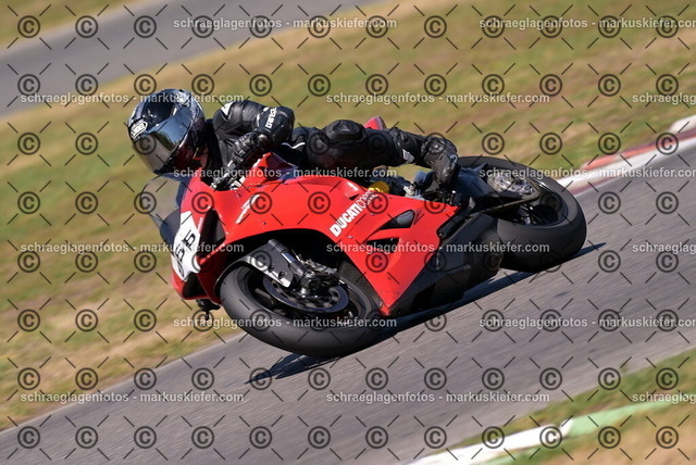 26bt04-2065 | markuskiefer.com - Realisiert mit Pictrs.com