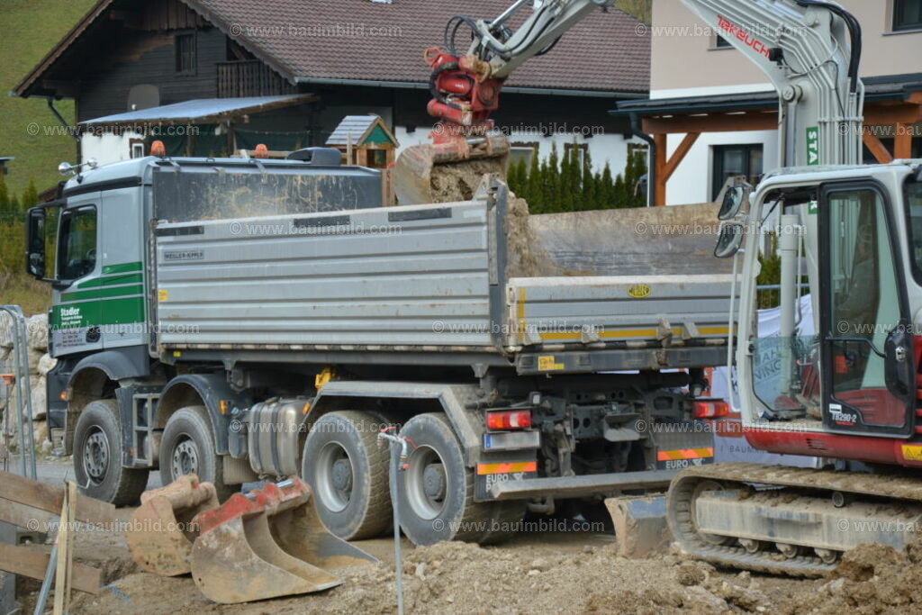 bib-lg02-erdarbeiten-0201 | Nach LV-Leistungsgruppen sortierte Detailfotos über den Bau eines Hauses. Alle Hausbau-Bilder direkt vom Urheber und Autor der Website Haus-Selber-Bauen.com