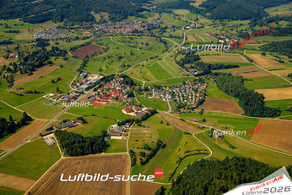 Das Luftbild zeigt : Steingebronn Gomadingen - Die Luftaufnahme wurde 2024 vom UL-Flugzeug aus erstellt ( keine Drohne ) - Hochauflösende Luftaufnahme - Für grossformatige Ausdrucke geeignet. Die Geschenkidee !Mit Lizenz und Bildrechte bestellbar