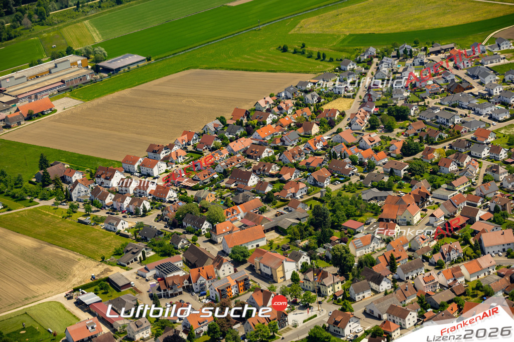 Das Luftbild zeigt  Balzheim - Die Luftaufnahme wurde 2023 vom UL-Flugzeug aus erstellt ( keine Drohne ) - Hochauflösende Luftaufnahme - Für grossformatige Ausdrucke geeignet. Die Geschenkidee !Mit Lizenz und Bildrechte bestellbar