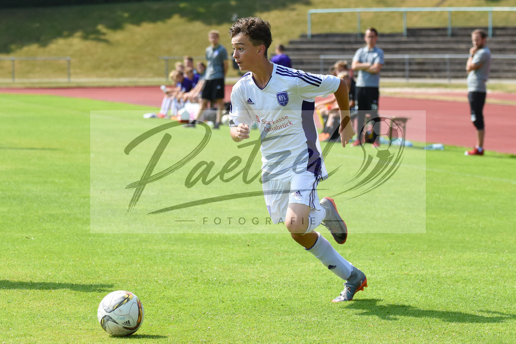20180722_OSNCAL_0001 | Fußball, C-Junioren :   beim Testspiel zwischen VfL Osnabrück U15 vs. JFV Calenberger Land U15 am 22.07.2018 im Sportpark Illoshöhe in Osnabrück, Deutschland.(Foto von Nico Paetzel) - Realisiert mit Pictrs.com