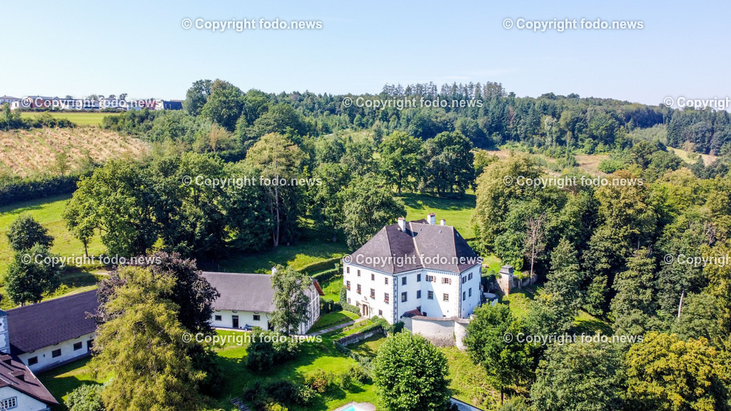Schloss Schluesslberg_ Spiegelfeld_ 14.08.2023-46 | 14.08.2023, Schluesselberg, AUT, Schloss Schluesselberg, Spiegelfeld, im Bild Schloss Schluesslberg, Drohne