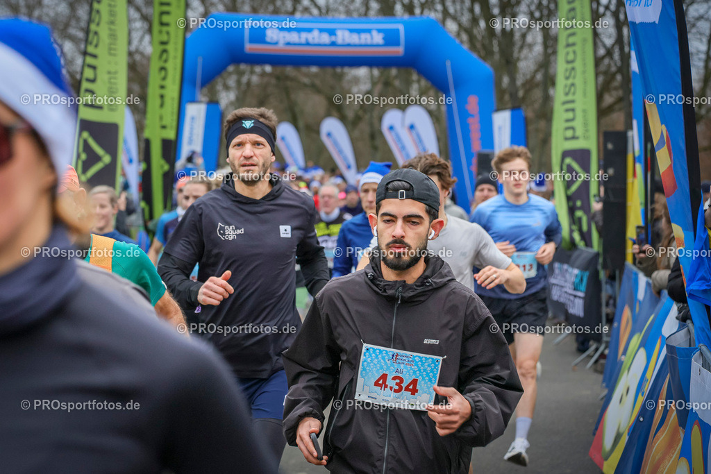 6. Bonner Nikolauslauf; Bonn, 14.12.2025 | Impressionen vom 6. Bonner Nikolauslauf am 14.12.2025 in Bonn (Nordrhein-Westfalen). 