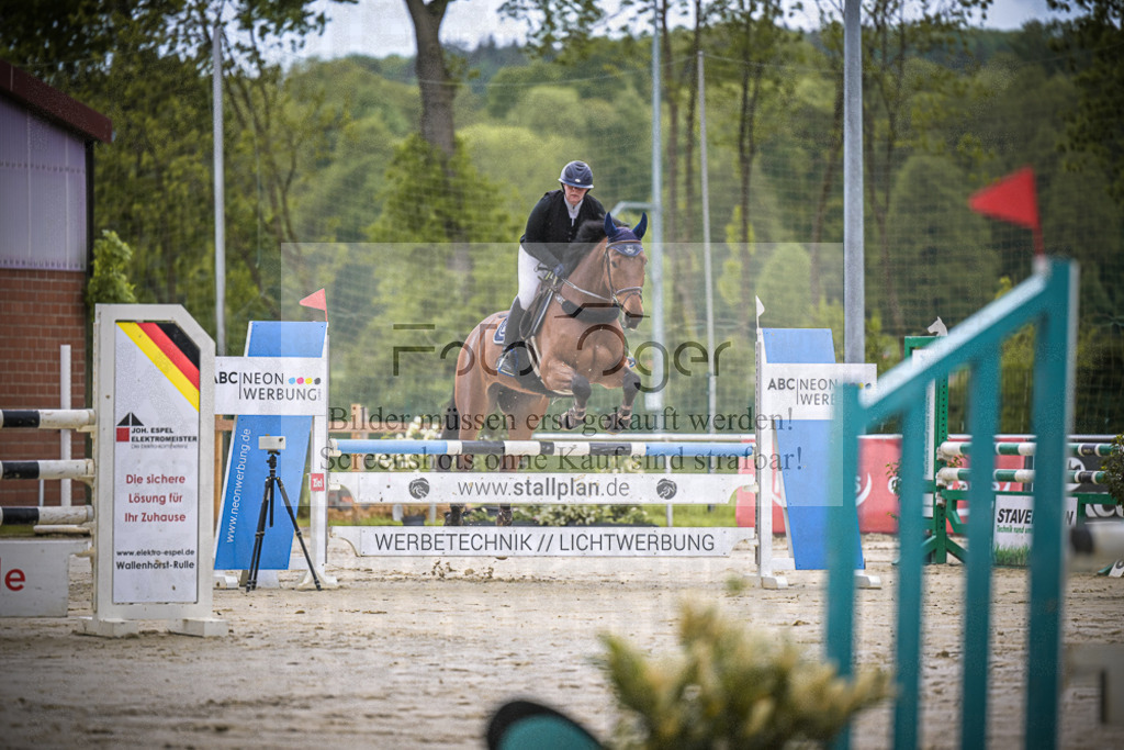 DOS_4571 | Entdecke hochwertige Reitturnierfotos von Foto Oger. Professionell, emotional und authentisch – jetzt Lieblingsmomente im Shop bestellen.Deutschlandweite Turnierfotografie. - Realisiert mit Pictrs.com
