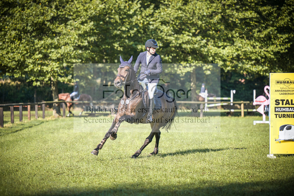 DOS_1112 | Entdecke hochwertige Reitturnierfotos von Foto Oger. Professionell, emotional und authentisch – jetzt Lieblingsmomente im Shop bestellen.Deutschlandweite Turnierfotografie. - Realisiert mit Pictrs.com