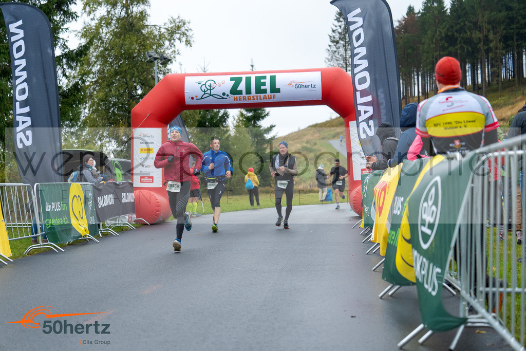 50Hertz-Zielbilder Herbstlauf | Rennsteig-Herbstlauf am 5. Oktober 2025 - Neuhaus/Rwg. nach Masserberg
