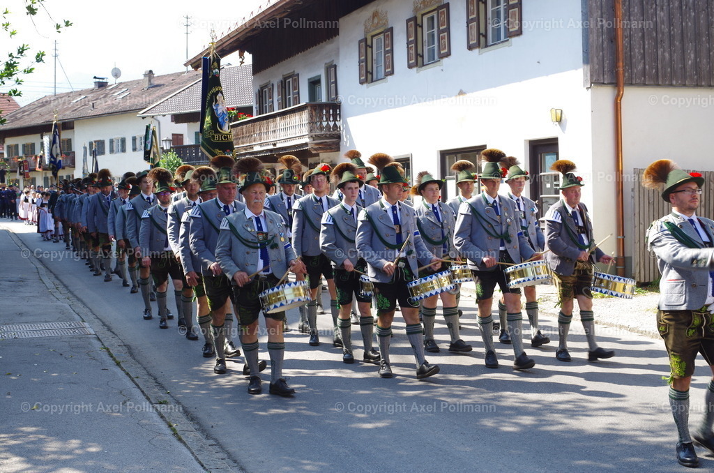 IMGP3617 | fotografiert von Axel PollmannLeonhardi Wallfahrt Benediktbeuern und Murnau, Fronleichnam, Fasching, Landschaft im Loisachtal und Benediktbeuern  - Realisiert mit Pictrs.com