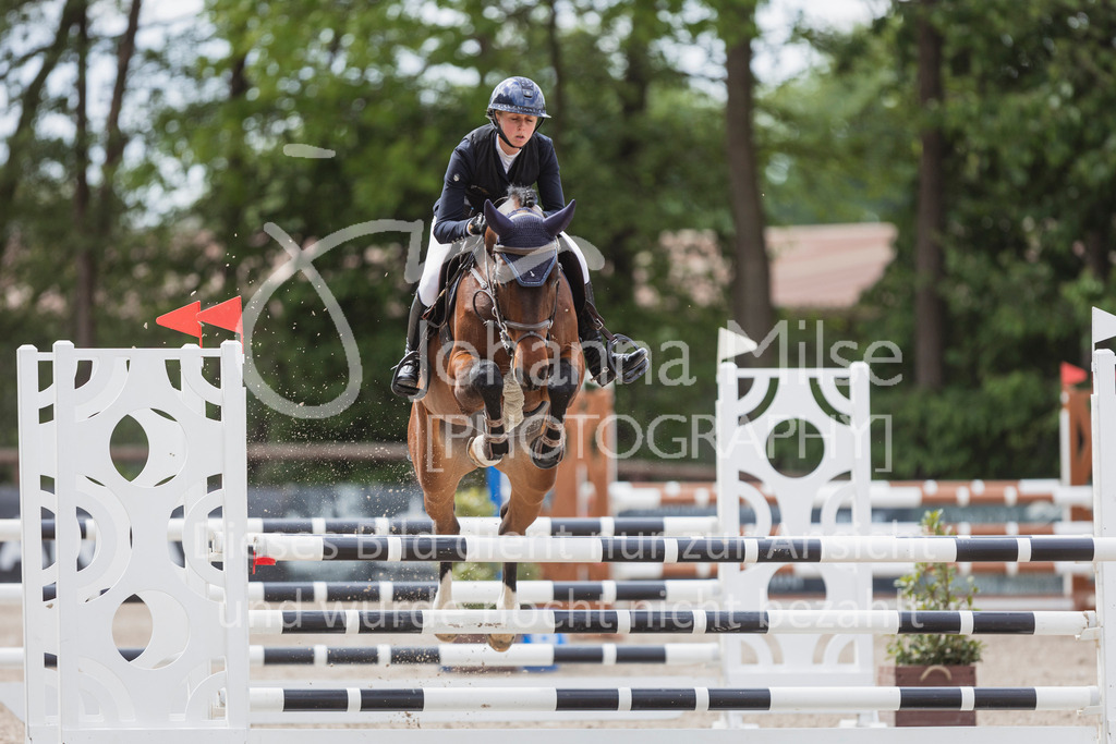250506_Mühlen_SprPf-L1-331 | Deine schönsten Turniermomente als professionelle Fotos! Entdecke hochwertige Pferdesport-Fotografie im Online-Shop. Jetzt Fotos finden & bestellen!