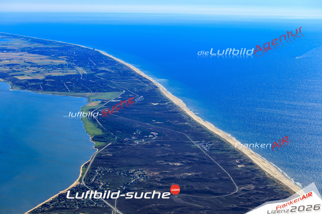 Die Luftbildaufnahme Listlandstrasse - Sylt wurde 2018 mittels Flugzeug (keine Drohne) erstellt. Perfekte Schärfe und Druck- Auflösung- Garantiert!