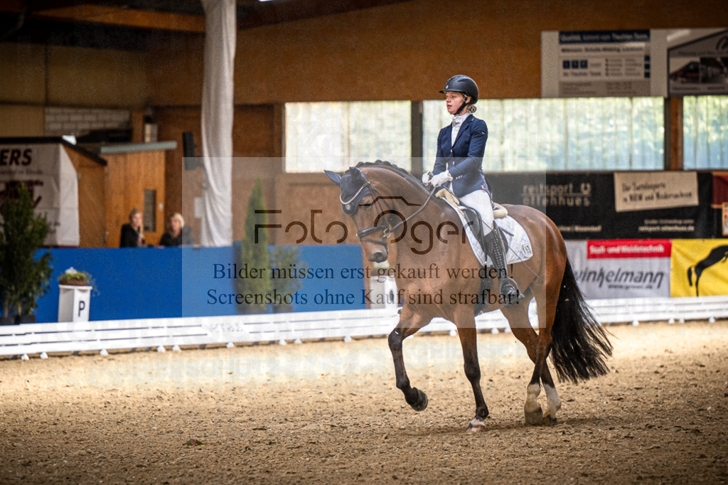DOS_0717 | Entdecke hochwertige Reitturnierfotos von Foto Oger. Professionell, emotional und authentisch – jetzt Lieblingsmomente im Shop bestellen.Deutschlandweite Turnierfotografie. - Realisiert mit Pictrs.com