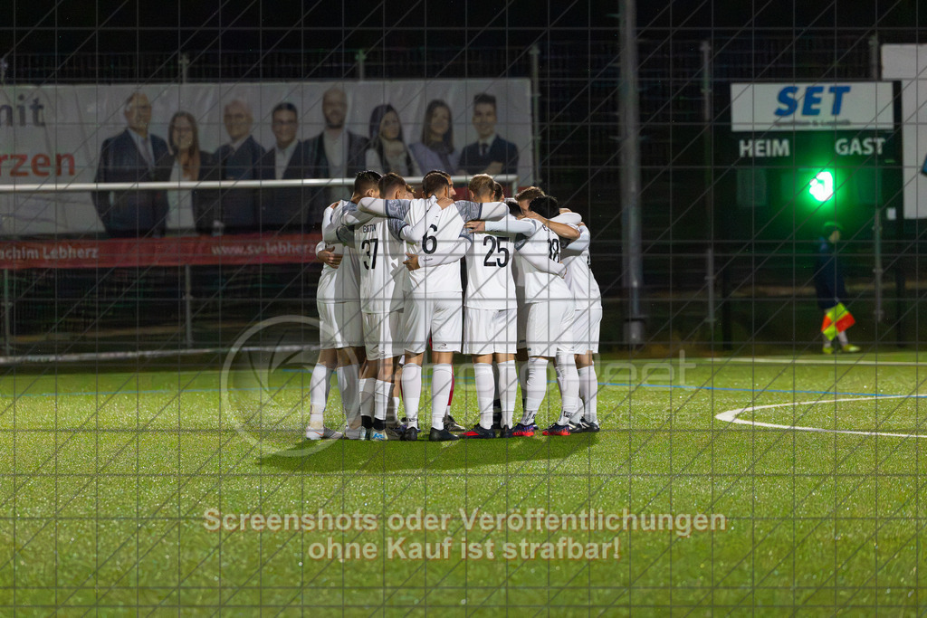 20261008_192845_0049_(c)_by_PhotoPeet | #,TSV Eschenbach (weiß) vs. SV Ebersbach (schwarz), Fußball, Bezirkspokal der Herren, Saison 2026/2027, Kunstrasenplatz, Schlater Straße, 73107 Eschenbach, 08.10.2026 - 19:30 Uhr,Foto: PhotoPeet / Sport- &amp; Eventfotografie / Peter Harich