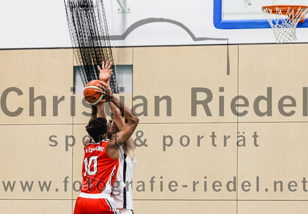 2022-12-03_030_TSV_Vaterstetten_gegen_TG_Landshut | Vaterstetten, Deutschland, 03.12.2022:
Basketball, Bayernliga Herren Südost 2022 / 2023, 7. Spieltag, TSV Vaterstetten gegen TG Landshut, Endergebnis: 71:78

 (TG Landshut, #10), Luca Maurice Kohll (TSV Vaterstetten, #7)

Foto: Christian Riedel / fotografie-riedel.net