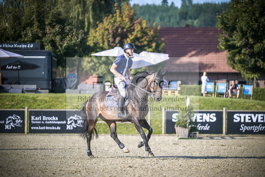 DOS_3047 | Entdecke hochwertige Reitturnierfotos von Foto Oger. Professionell, emotional und authentisch – jetzt Lieblingsmomente im Shop bestellen.Deutschlandweite Turnierfotografie. - Realisiert mit Pictrs.com