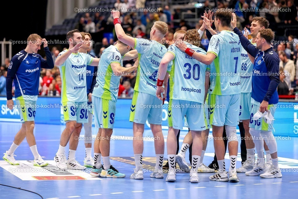 BHC02042601111 | 02.04.2026, Handball, HBL, Bergischer HC - VfL Gummersbach, Mitsubishi Electric HALLE Düsseldorf: Abschlussjubel nach dem Sieg der Gummersbacher im Derby gegen den BHC
