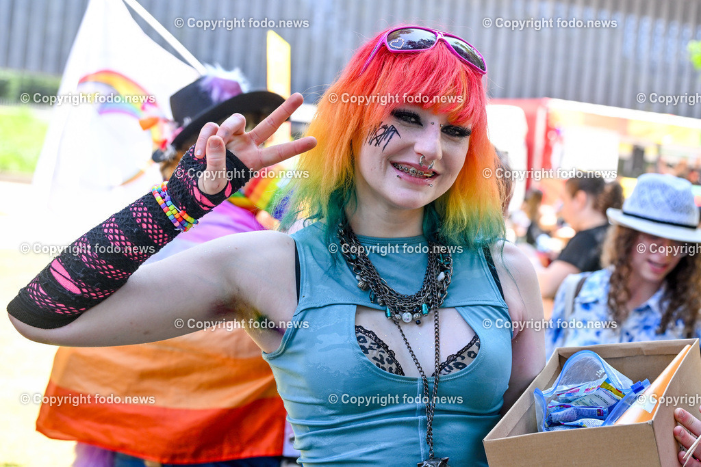 Linzpride 2025_ 21.06.2025-31 | 21.06.2025, Linz, AUT, Linzpride 2025, im Bild Teilnehmer an der Linz Pride 2025