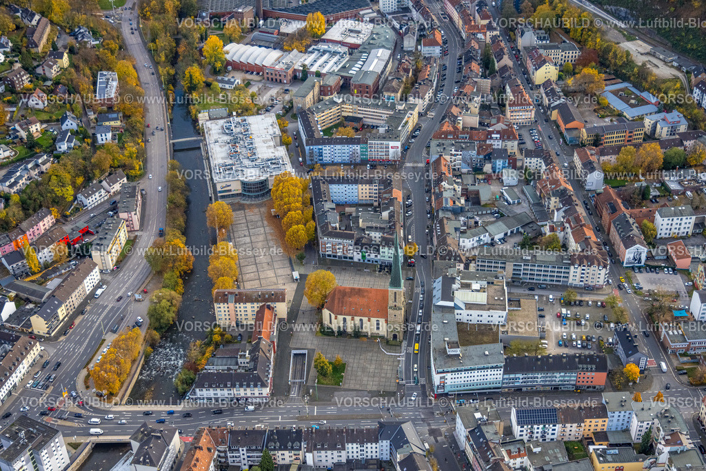 Hagen251102446 | Luftbild, evang. Johanniskirche und Kino CineStar Hagen mit Marktplatz in der City, Fluss Volme, oben Elbershallen ehemaliges Betriebsgebäude, Mittelstadt, Hagen, Ruhrgebiet, Nordrhein-Westfalen, Deutschland