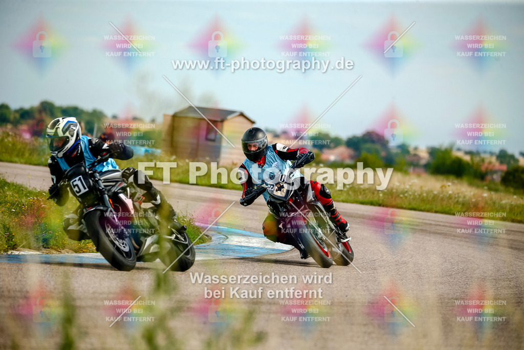 Chambley Juli-2564 | Hier findet Ihr Bilder von Touristenfahrten auf der Nürburgring Nordschleife oder von anderen Veranstaltungen die ich besucht habe. Viel Spass beim Durch Schauen 