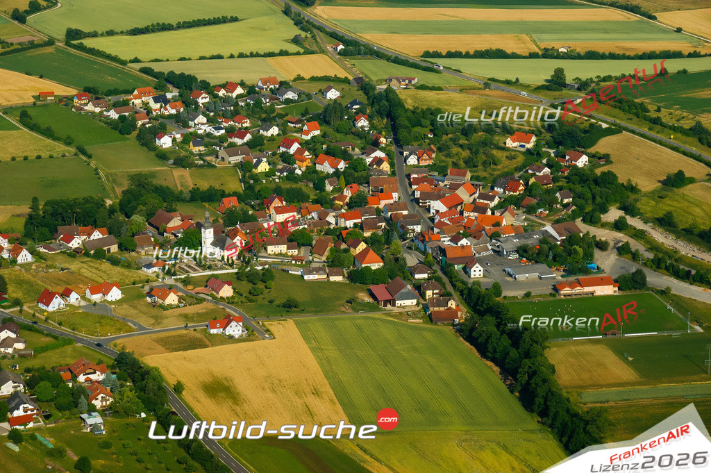 Die Luftaufnahme Gunzendorf - Buttenheim wurde vom UL-Flugzeug (keine Drohne) aus fotografiert.Hohe Druck- Auflösung-die Geschenkidee!