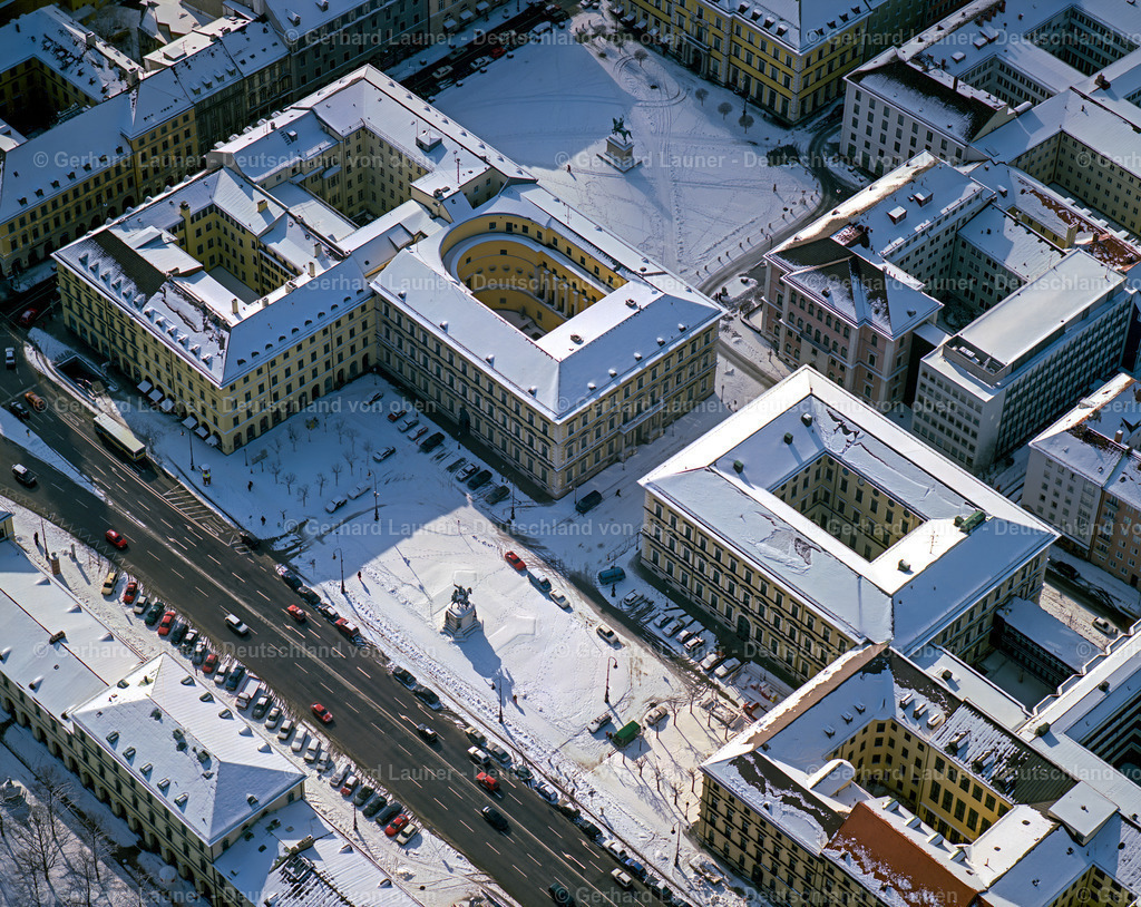 9100731 | Odeonsplatz, München Winteraufnahme