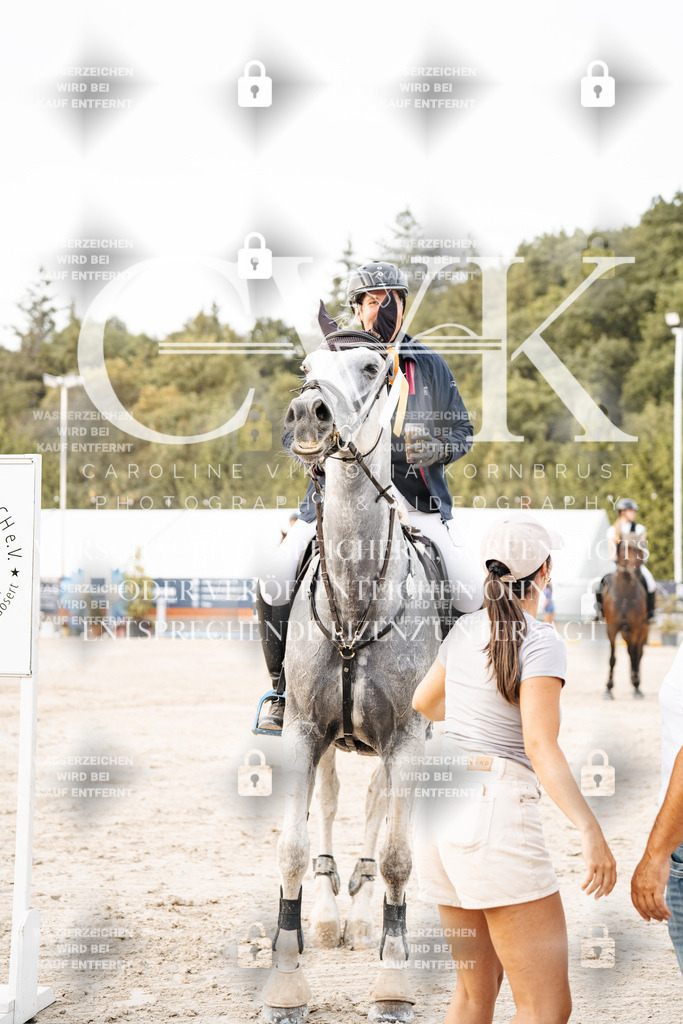 CK704232 | Turnierfotografie Pferdefotografie Trier Rheinland-Pfalz Pferdesport Reitsport Tierfotografie Sportfotografie Pferdevideo Pferdevideografie Equestrianvideography equestrianphotography  - Realisiert mit Pictrs.com