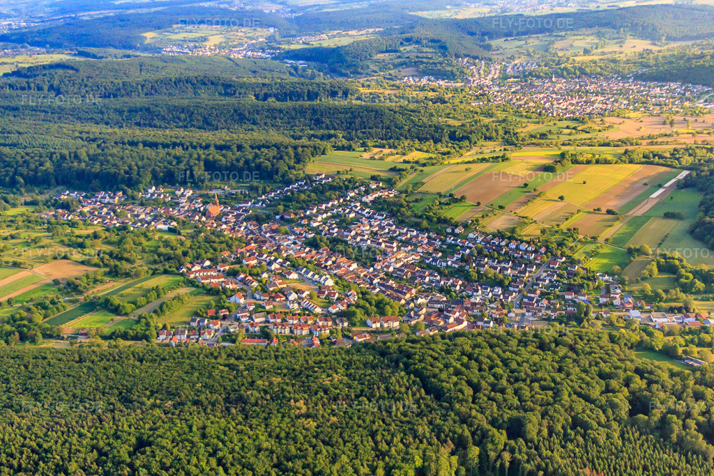 Luftbild: Ortsansicht aus Norden im Ortsteil Wöschbach in Pfinztal im Bundesland Baden-Württemberg in Deutschland. Foto: IMG_57855.jpg vom 14.06.2013 durch Werner Riehm/FLY-FOTO.deAuflösung des Originals: 4752 x 3168 px