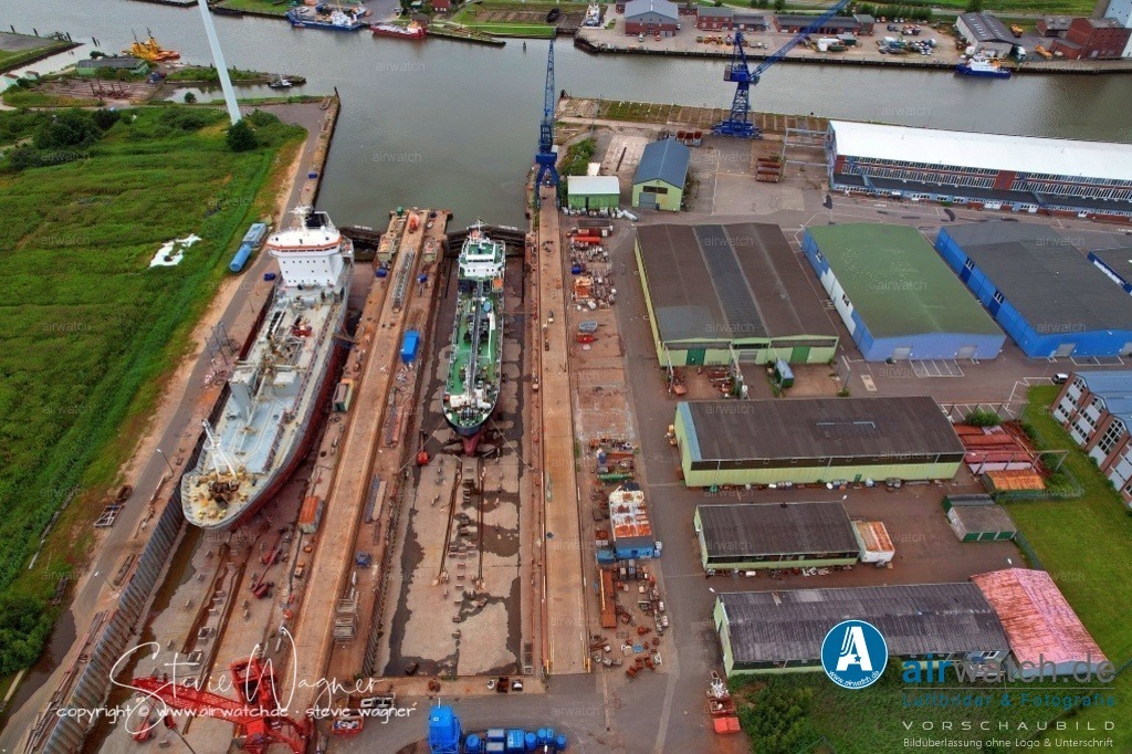 HDR - Husumer Dock und Reparatur GmbH & Co. KG | Husumer Dock und Reparatur GmbH & Co. KG (HDR) ist ein deutsches Unternehmen, das sich auf Schiffsreparatur spezialisiert hat. Zu seinen Leistungen gehören Stahlarbeiten, Innenausbau, Maschinenbau, Rohrarbeiten, Malerei, Elektrik und Tankreinigung. Das Unternehmen wurde 2000 gegründet und befindet sich an der Südseite des Husumer Hafens. Es ist ein Anziehungspunkt für Schiffe aus der ganzen Welt und macht sich zukunftsfest.  Die Werft hat eine Belegschaft von 30 Mitarbeitern und ist auf der Rödemis Hallig an der Nordsee gelegen.