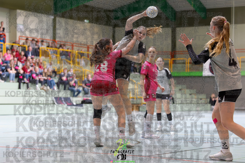 Hessenmeisterschaft wJC - Spiel um Platz 3; TuS Kriftel - SG Schenklengsfeld | Hessenmeisterschaft wJC - Spiel um Platz 3; TuS Kriftel - SG Schenklengsfeld am 22.03.2025 in Biedenkopf (Sporthalle Lahntalschule)Photo © 2025 - Jörg Heinrich - Realisiert mit Pictrs.com