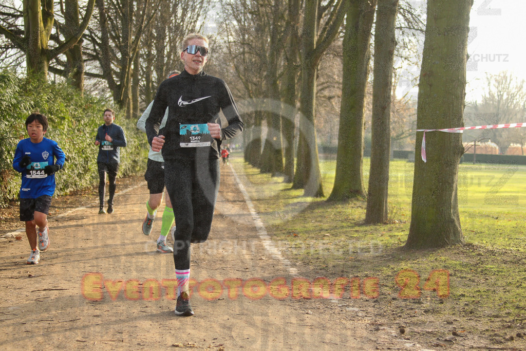 241231_1017_EV4_3701 | Sportfotografie im Rhein-Sieg Kreis, Köln, Bonn, NRW, Rheinland Pfalz, Hessen, etc. Unser Tätigkeitsfeld umfasst den Laufsport vom Volkslauf über den Marathon, Duathlon, Triathon bis zum Ultralauf wie Kölnpfad Ultra oder Schindertrail.