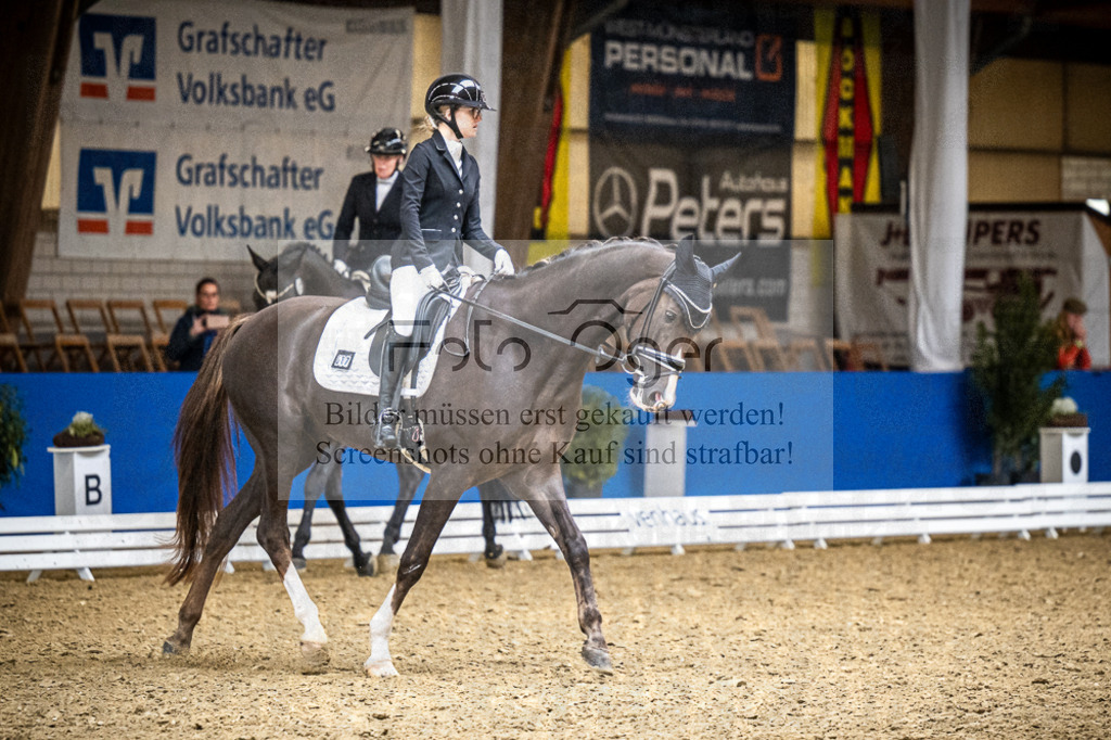 DOS_0760 | Entdecke hochwertige Reitturnierfotos von Foto Oger. Professionell, emotional und authentisch – jetzt Lieblingsmomente im Shop bestellen.Deutschlandweite Turnierfotografie. - Realisiert mit Pictrs.com