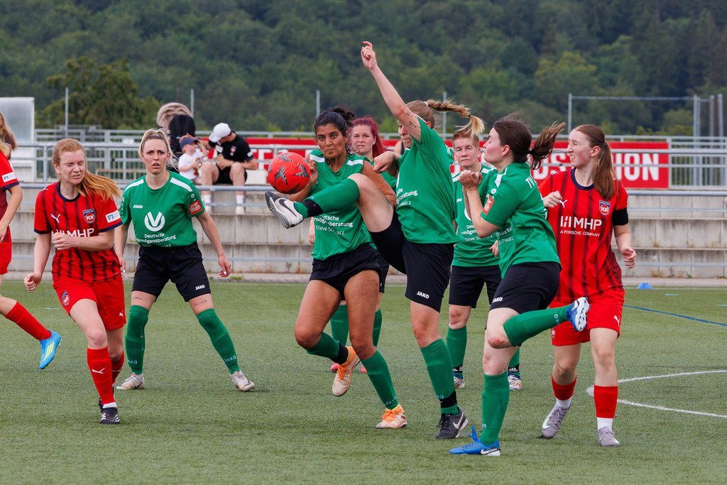 FCHTVS_260531_6956 | 1.FC Heidenheim 1846 II vs. TV Steinheim, Fußball, Frauen, Bezirksliga, 2025/2026, Meisterrunde, 5. Spieltag, 31.05.2026 in Heidenheim, Kunstrasen b. Voith-Arena West(Foto: Michael Bulling) - Realisiert mit Pictrs.com