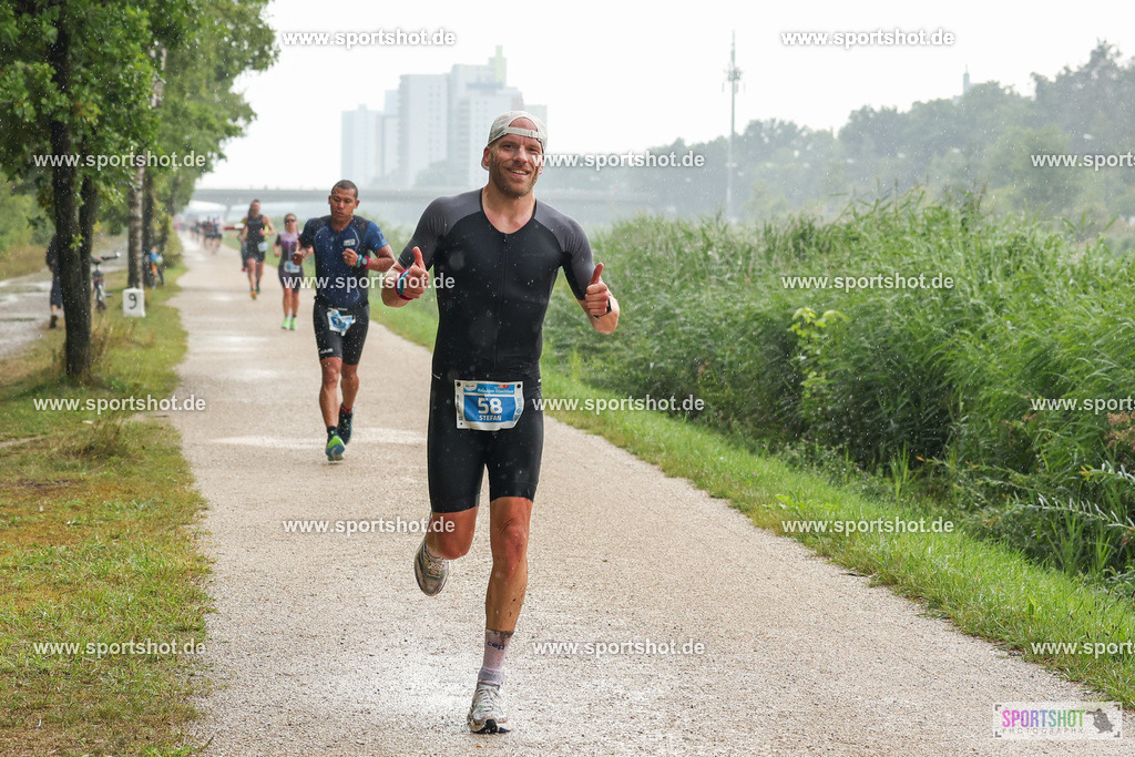 LUR_1375 | 34. M-net Erlanger Triathlon 2025 #erlangertriathlon  #mnettriathlon2025 #mnettriathlon #team #olympischedistanz #mitteldistanz #triathlon #maindonaukanal  #erlangertriathlon2025 #yourpictrs #tv1848 #tv1848erlangen  #triathlonbayern #sportinerlangen #demsportverbunden #sportshot_your_pictrs Copyright: www.sportshot.de