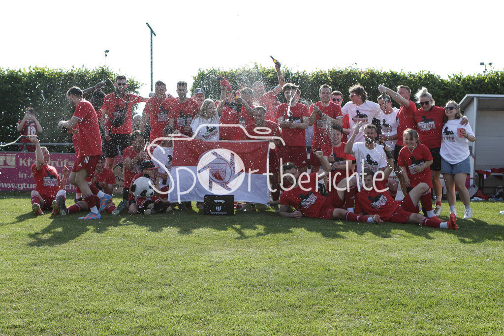 SV 1946 Waidhofen - SV Mering II | Professionelle Sportfotos aus den Bereichen Fußball, Eishockey, Handball und vieles mehr. Ob Sieg oder Niederlage