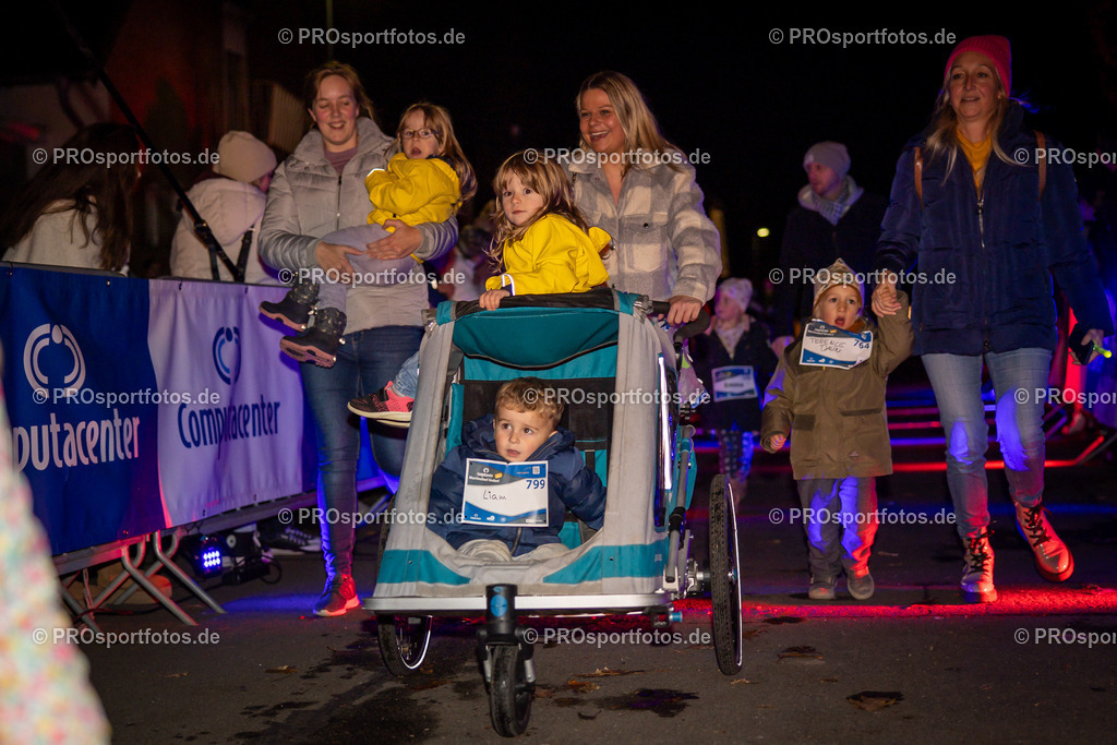 Martinslauf Sindorf 2023 in Kerpen-Sindorf, 09.11.2023 | Impressionen vom Martinslauf Sindorf 2023 am 09.11.2023 in Kerpen-Sindorf (Nordrhein-Westfalen).