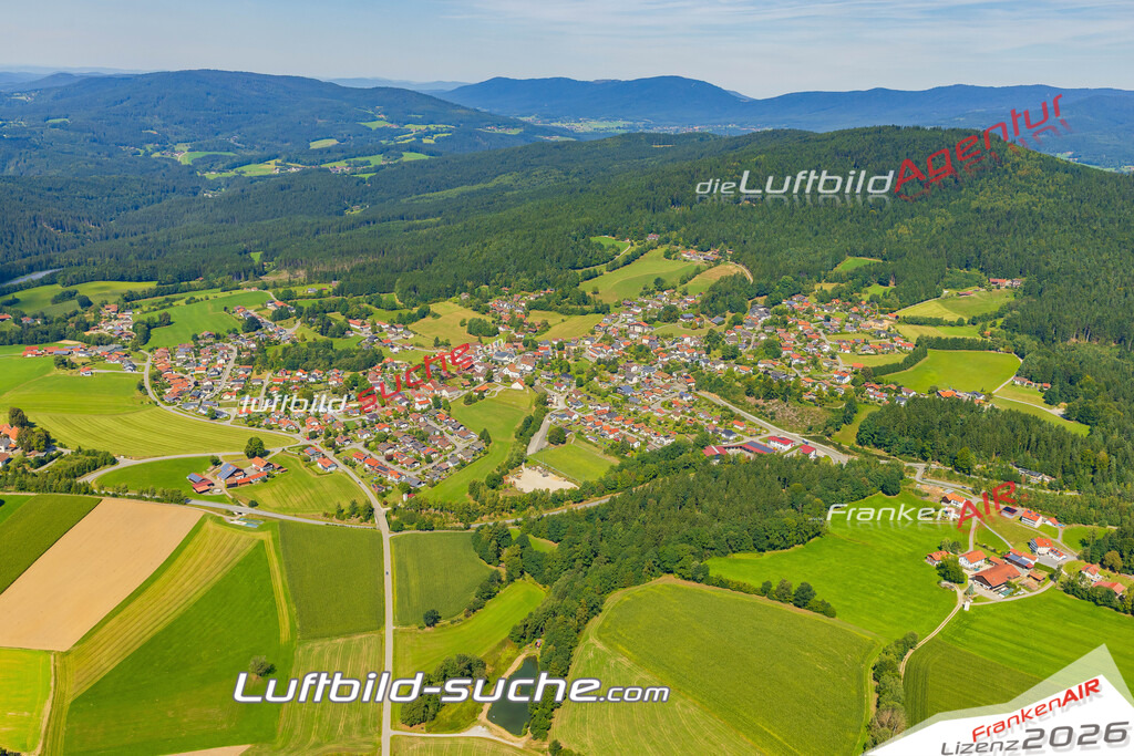 Luftaufnahme von Böbrach - Die Luftaufnahme wurde 2025 vom UL-Flugzeug heraus erstellt ( keine Drohne ) - Hochauflösende Luftaufnahme - für professionelle Ausdrucke geeignet. Die Geschenkidee !Mit Lizenz und Bildrechte bestellbar