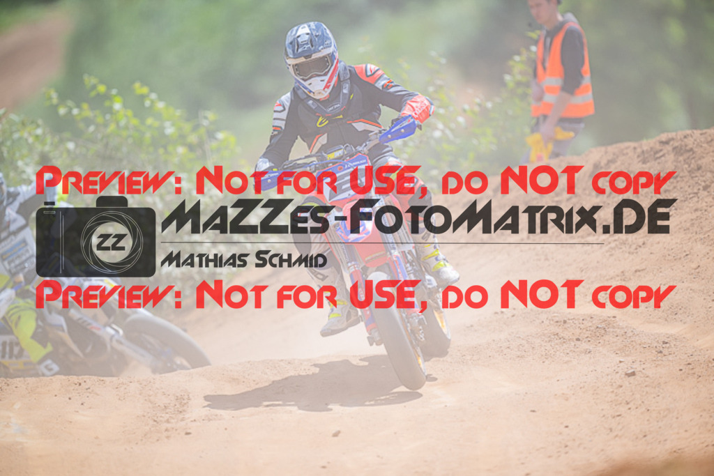 MaZZes_FotoMatrix_220529_7877 | Fotograf Mathias Schmid
Sportfotograf,
Eventfotograf,
Hochzeitsfotograf,
Portraitfotograf