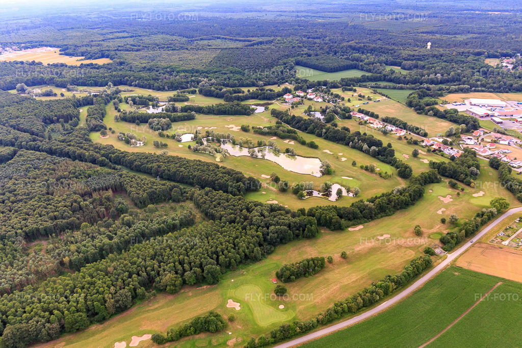 Aerial view: Ponds and greens at the Baden-Baden Golf Club Soufflenheim in Soufflenheim in the state Bas-Rhin, France. – Photo: IMG_107880.jpg taken on 06/14/2018 by Werner Riehm/FLY-FOTO.com – Resolution of the original: 5062 x 3375 px