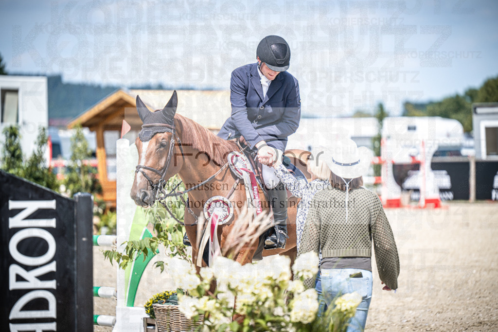 DOS_6641 | Entdecke hochwertige Reitturnierfotos von Foto Oger. Professionell, emotional und authentisch – jetzt Lieblingsmomente im Shop bestellen.Deutschlandweite Turnierfotografie. - Realisiert mit Pictrs.com