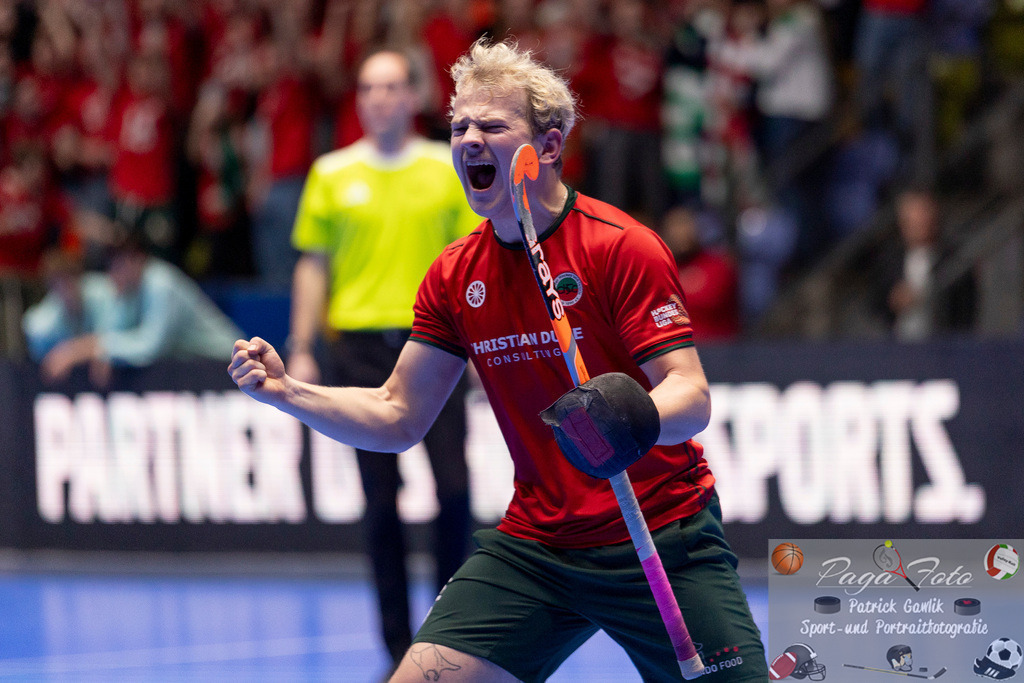 Volvo E.R.B. Final 4 Halbfinale Männer: TSV Mannheim Hockey - Crefelder HTC, 25.01.2025 | Finn Langheinrich (Crefelder HTC #22) jubelt, feiert, freut sich, TSV Mannheim Hockey - Crefelder HTC, Frankfurt, Süwag Arena, 25.1.2025 - Realisiert mit Pictrs.com