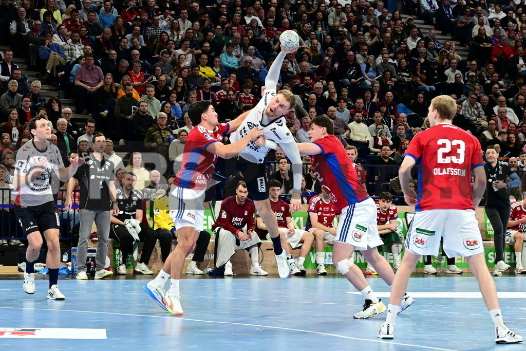 KBS Picture_HSVH-SGFl-Handewitt_047 | Geenen Kaj (HSV Hamburg) , Pytlick Simon (SG Fl.-Handewitt) , Schmidt Jan (HSV Hamburg) ,Sportarena :  Barclays Arena Hamburg, - Realisiert mit Pictrs.com