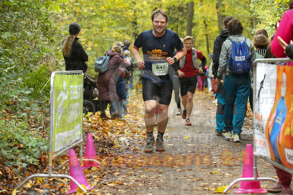 251026_1301_EX1_2262 | Sportfotografie im Rhein-Sieg Kreis, Köln, Bonn, NRW, Rheinland Pfalz, Hessen, etc. Unser Tätigkeitsfeld umfasst den Laufsport vom Volkslauf über den Marathon, Duathlon, Triathon bis zum Ultralauf wie Kölnpfad Ultra oder Schindertrail.